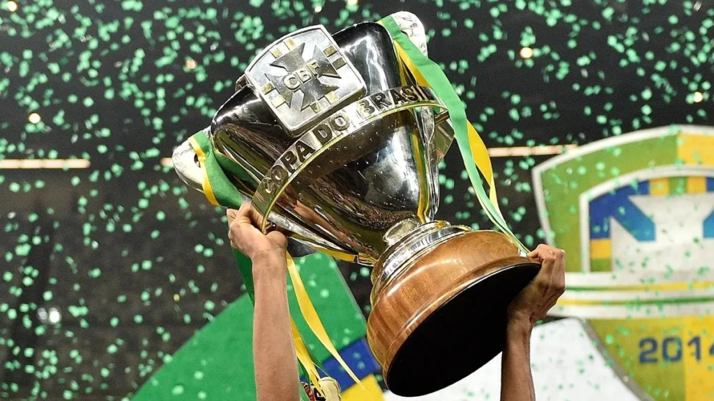 copa-do-brasil-trophy-trofeu-2014_1i2a447dbl4ug1gm2en0k9uzs1_1.jpg_554688467