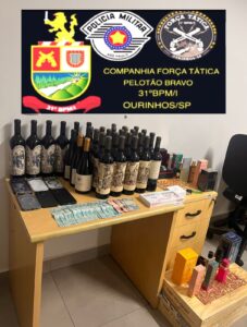 Força Tática prende sacoleiros com medicamentos e produtos proibidos em Ourinhos