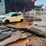 Chuva forte provoca alagamentos e estragos em Bauru; asfalto volta a ceder na Avenida Nações Unidas